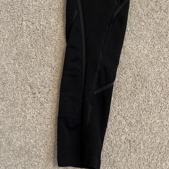 ATHLETA Embodiment Tight - M - Picture 7 of 9